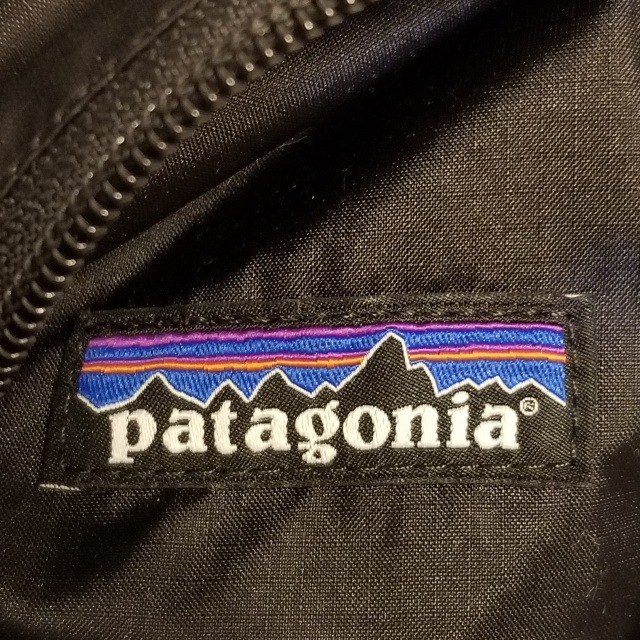 patagonia(パタゴニア)のパタゴニア リュックサック 黒 折りたたみ レディースのバッグ(リュック/バックパック)の商品写真