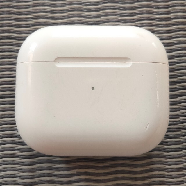 AirPods 充電ケースのみ (第三世代)