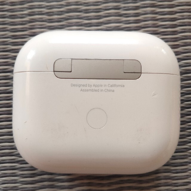 Apple(アップル)のAirPods 充電ケースのみ (第三世代) スマホ/家電/カメラのオーディオ機器(ヘッドフォン/イヤフォン)の商品写真