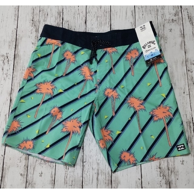 billabong(ビラボン)の新品　ビラボン　BILLABONG　水着　サーフパンツ　32インチ　ライム メンズの水着/浴衣(水着)の商品写真