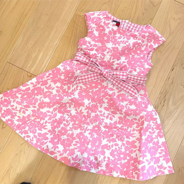 TOMMY HILFIGER(トミーヒルフィガー)のTOMMY HILFIGERワンピース4T110cm キッズ/ベビー/マタニティのキッズ服女の子用(90cm~)(ワンピース)の商品写真