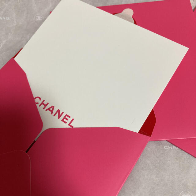 CHANEL(シャネル)のCHANEL/ピンク/メッセージカード3枚 ハンドメイドの文具/ステーショナリー(カード/レター/ラッピング)の商品写真