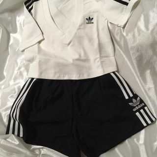 アディダス(adidas)のアディダス　Tシャツ&ショートパンツ(Tシャツ(半袖/袖なし))