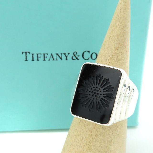 Tiffany & Co.(ティファニー)のティファニー ジーグフェルド オニキス フラワー メンズ リング OO40 メンズのアクセサリー(リング(指輪))の商品写真