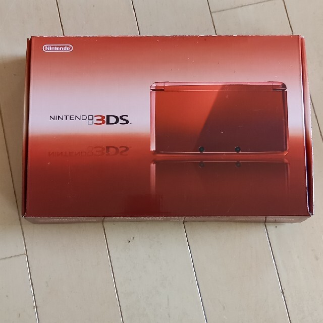 ニンテンドー3DS(ニンテンドー3DS)のニンテンドー 3DS本体　赤　美品 エンタメ/ホビーのゲームソフト/ゲーム機本体(携帯用ゲーム機本体)の商品写真