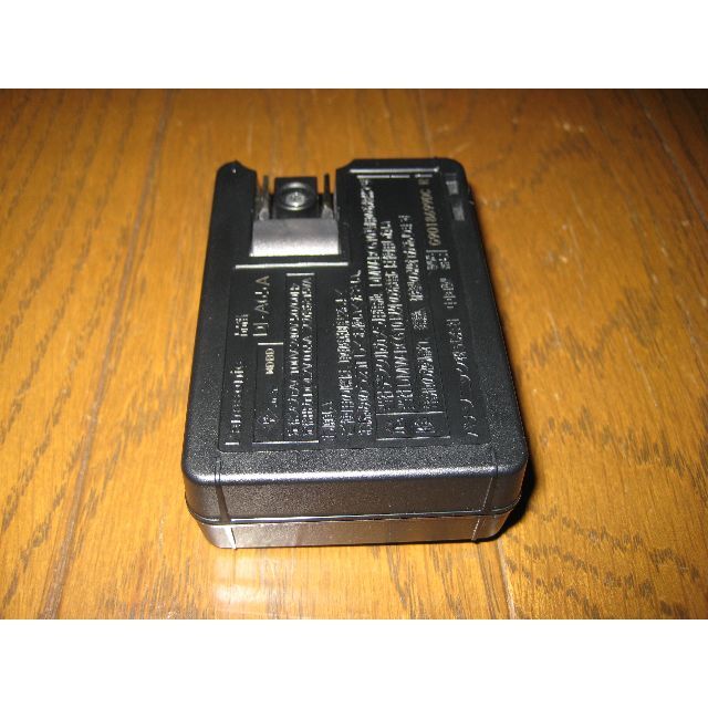 パナソニック　充電器ＤＥ－Ａ６５とバッテリー スマホ/家電/カメラのカメラ(コンパクトデジタルカメラ)の商品写真