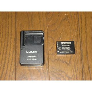 パナソニック　充電器ＤＥ－Ａ６５とバッテリー(コンパクトデジタルカメラ)