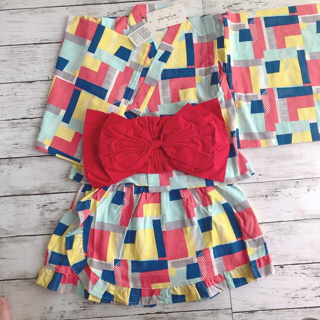 浴衣ワンピース　100センチ　スクエア柄 キッズ/ベビー/マタニティのキッズ服女の子用(90cm~)(甚平/浴衣)の商品写真