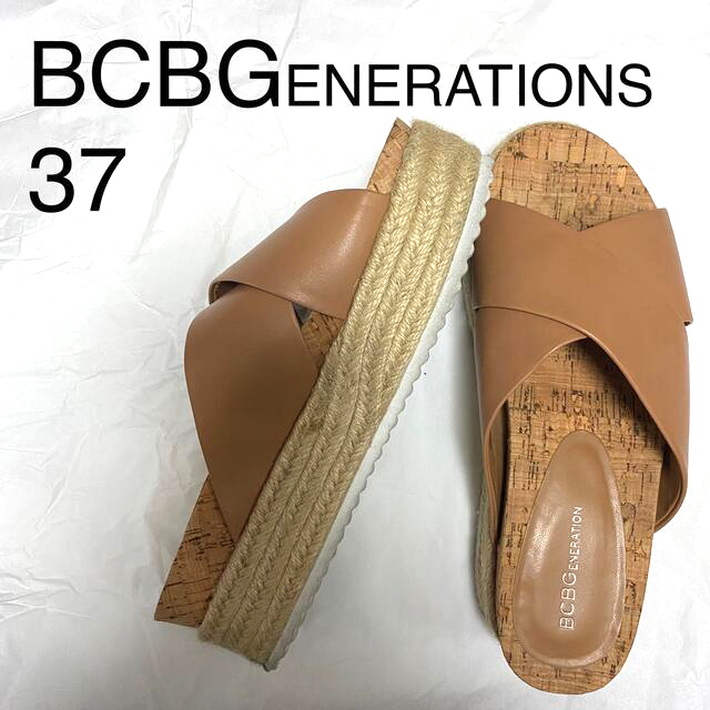 BCBGeneration(ビーシービージェネレーション)のBCBGENERATION 厚底サンダル　ベージュ 37 レディースの靴/シューズ(サンダル)の商品写真