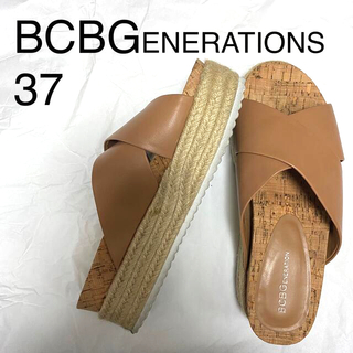 ビーシービージェネレーション(BCBGeneration)のBCBGENERATION 厚底サンダル　ベージュ 37(サンダル)