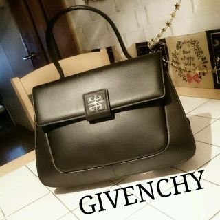 GIVENCHY 冠婚葬祭用バッグ????