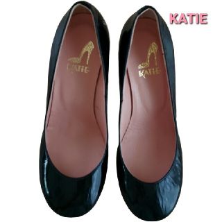 ケイティー(Katie)の美品　Katie  黒いエナメルパンプス(ハイヒール/パンプス)