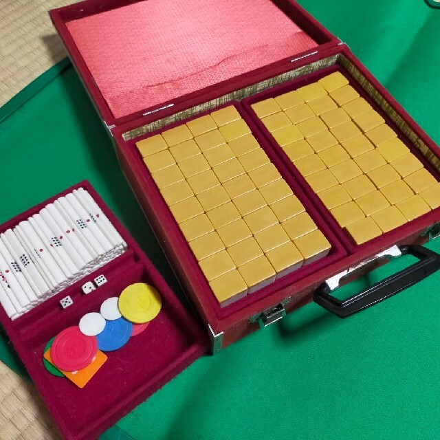 麻雀牌、マットセット エンタメ/ホビーのテーブルゲーム/ホビー(麻雀)の商品写真