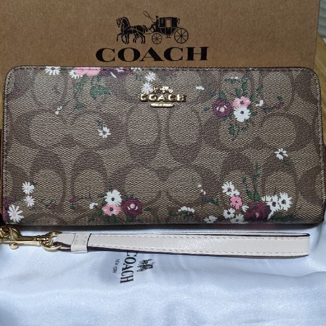 COACH(コーチ)のCOACH長財布　シグネチャー　小さな花柄模様 レディースのファッション小物(財布)の商品写真