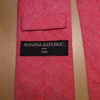 バナナリパブリック(Banana Republic)のバナナ・リパブリック　スリム　ネクタイ　赤　おしゃれ　結婚式(ネクタイ)