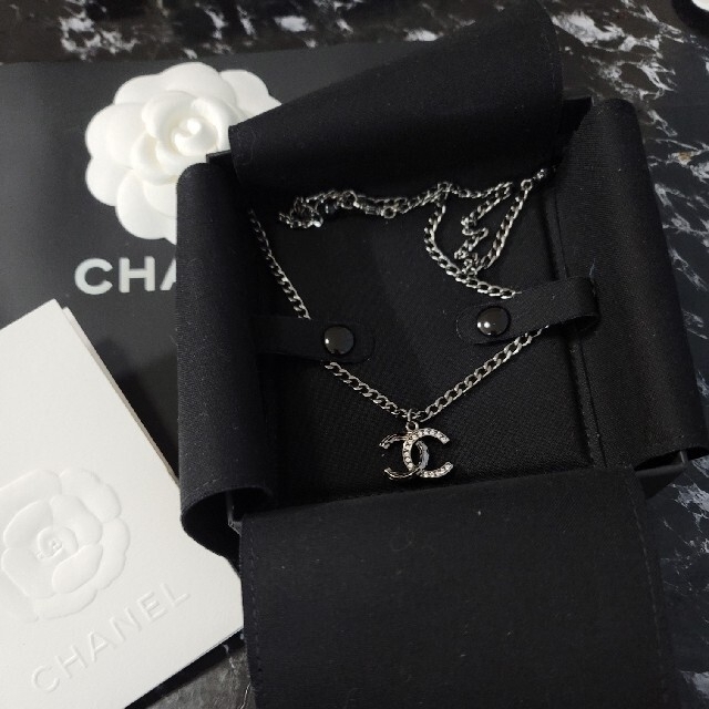 CHANEL ブラックパール ロゴロングネックレス