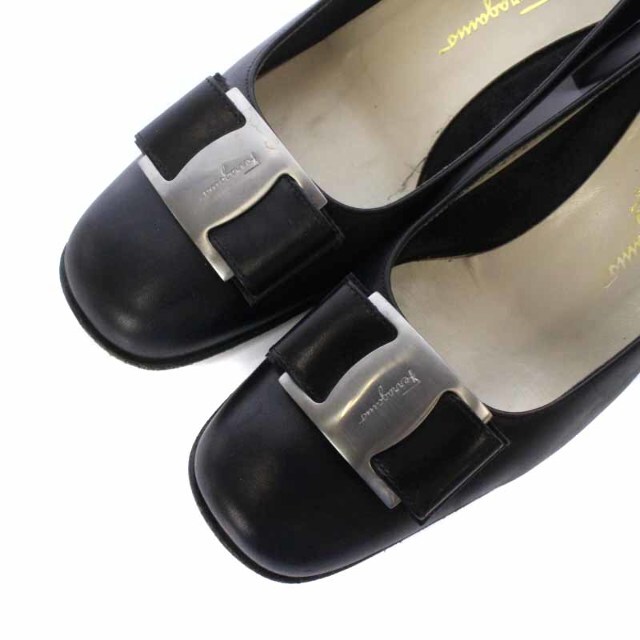 Salvatore Ferragamo(サルヴァトーレフェラガモ)のサルヴァトーレフェラガモ ヴァラリボン パンプス 8 25.5cm 黒 レディースの靴/シューズ(ハイヒール/パンプス)の商品写真
