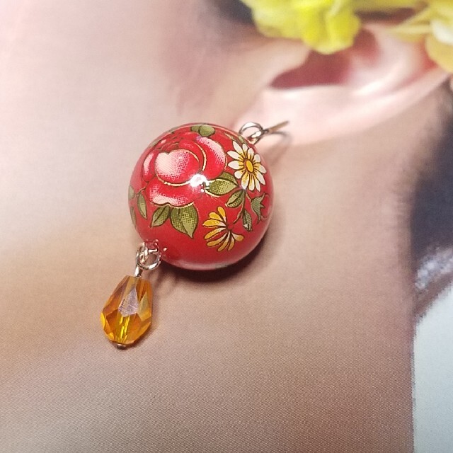 再販♦️No.691 赤い薔薇のガラス玉ピアス❇️イヤリング チャイナ・台湾・風
