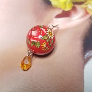 再販♦️No.691 赤い薔薇のガラス玉ピアス❇️イヤリング チャイナ