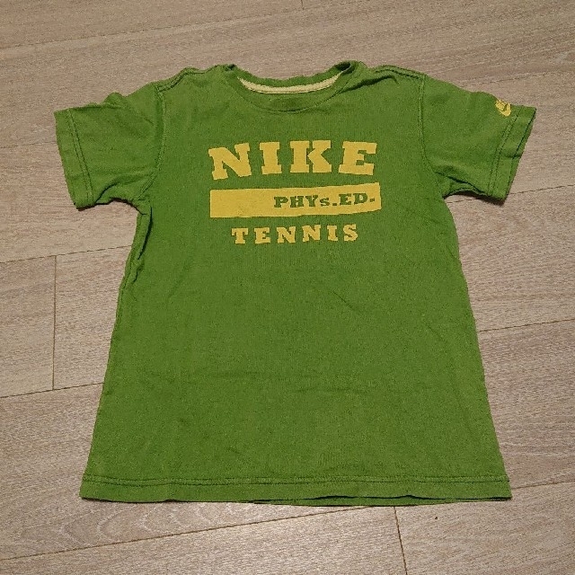 NIKE(ナイキ)のNIKE  Ｔシャツ  キッズ キッズ/ベビー/マタニティのキッズ服男の子用(90cm~)(Tシャツ/カットソー)の商品写真