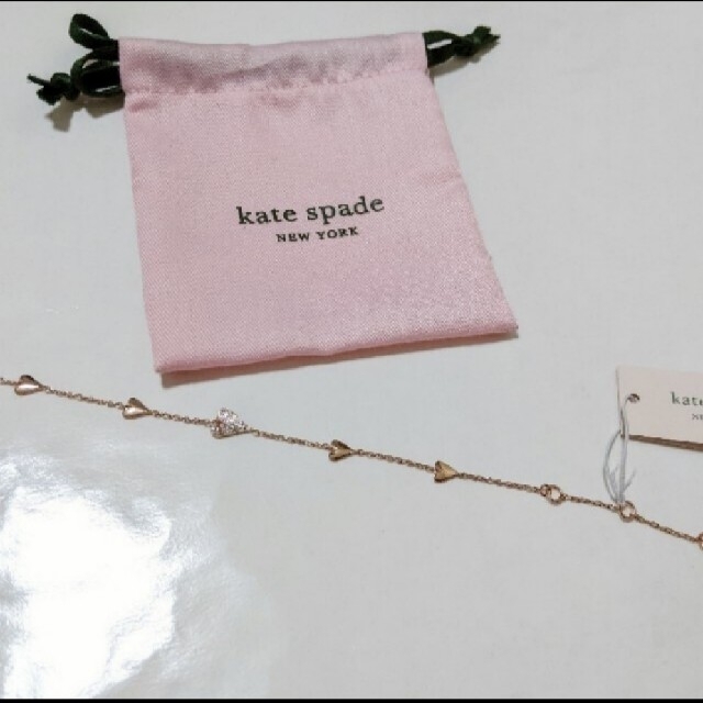 kate spade new york(ケイトスペードニューヨーク)のmomo.様【新品】kate spade スウィートハートラインブレスレット レディースのアクセサリー(ブレスレット/バングル)の商品写真