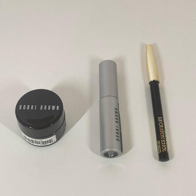 BOBBI BROWN(ボビイブラウン)のボビイブラウン　イルミネイティングフェイスベース　スモーキー　アイマスカラ01 コスメ/美容のベースメイク/化粧品(マスカラ)の商品写真