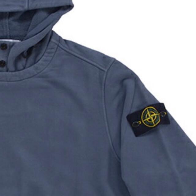 STONE ISLAND(ストーンアイランド)のストーンアイランドSTONE ISLAND ワッペン ボタン メンズのトップス(パーカー)の商品写真