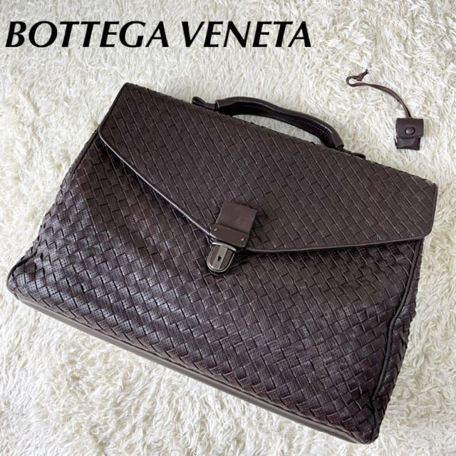 Bottega Veneta(ボッテガヴェネタ)の【BOTTEGA VENETA】ビジネスバッグ　焦茶色　鍵付き　A4 書類鞄 メンズのバッグ(ビジネスバッグ)の商品写真