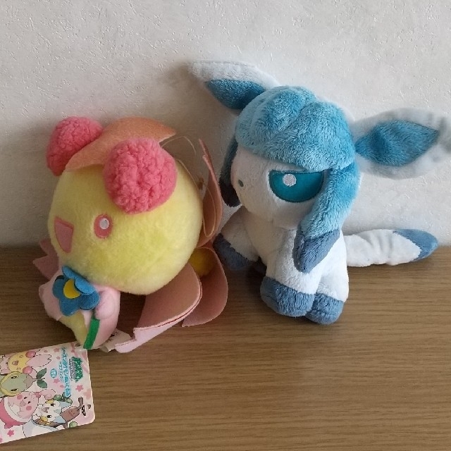 ポケモンぬいぐるみ。リーフィアとチェリム エンタメ/ホビーのおもちゃ/ぬいぐるみ(ぬいぐるみ)の商品写真