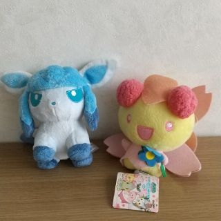 ポケモンぬいぐるみ。リーフィアとチェリム(ぬいぐるみ)