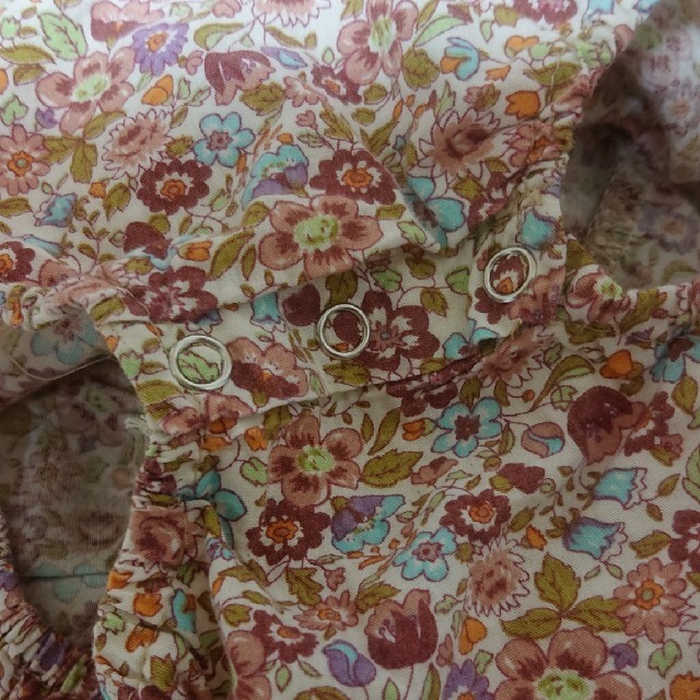 花柄ロンパース 60 キッズ/ベビー/マタニティのベビー服(~85cm)(ロンパース)の商品写真