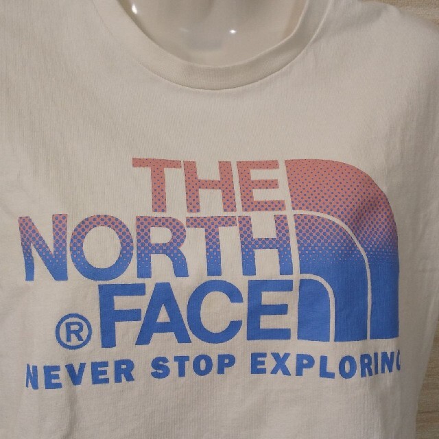 THE NORTH FACE(ザノースフェイス)の未使用品☆THE NORTH FACE＊ドットグラデーションTシャツ 半袖 ロゴ レディースのトップス(Tシャツ(半袖/袖なし))の商品写真