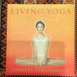 LIVING YOGA  Christy Turlington 洋書(洋書)