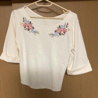 シマムラ(しまむら)のしまむら　美女と野獣　花刺繍Tシャツ(Tシャツ(半袖/袖なし))