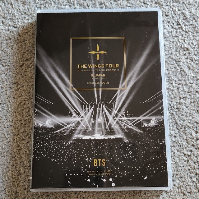 防弾少年団(BTS)(ボウダンショウネンダン)の2017 BTS[THE WINGS TOUR]京セラドーム公演(DVD) エンタメ/ホビーのDVD/ブルーレイ(ミュージック)の商品写真