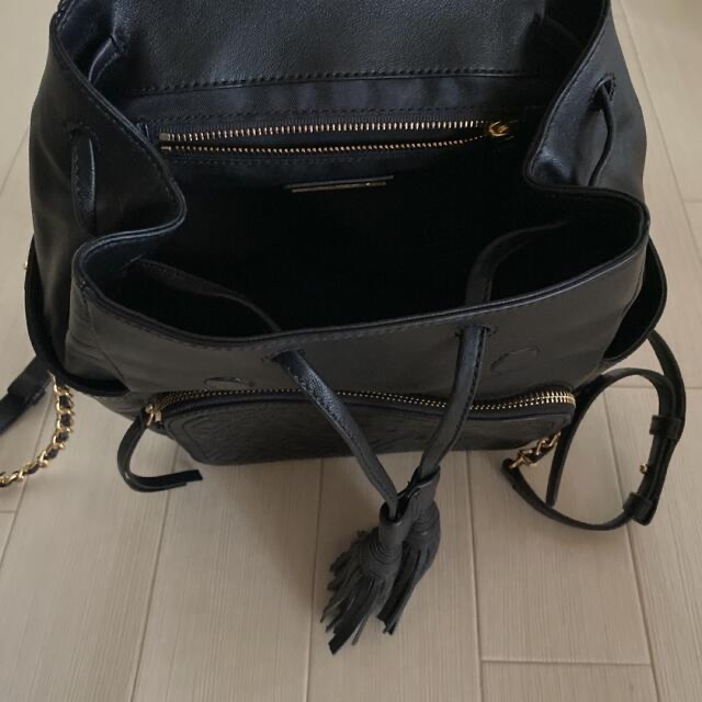 Tory Burch(トリーバーチ)のトリーバーチ　フレミングバックパック　黒 レディースのバッグ(リュック/バックパック)の商品写真