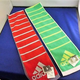 アディダス(adidas)の2枚）赤＆緑）長さ120cm）アディダス★マフラータオル タオルマフラー抗菌防臭(タオル/バス用品)