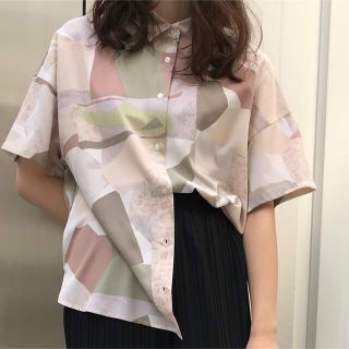 イング(INGNI)のINGNI 幾何学柄シャツ(Tシャツ(半袖/袖なし))