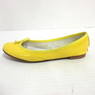 レペット(イエロー/黄色系)の通販 78点 | repettoを買うならラクマ 交換無料! レペット エナメルイエロー イエロー 39 ローファー/革靴
