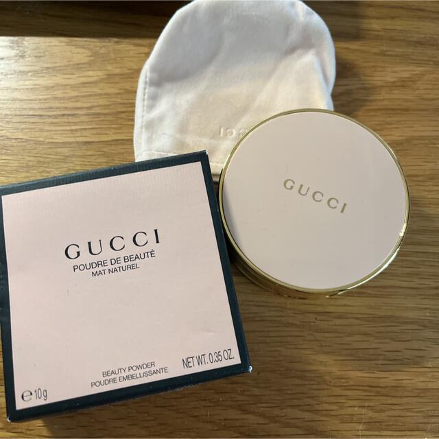 Gucci(グッチ)のGUCCI グッチ フェイスパウダー　01 コスメ/美容のベースメイク/化粧品(フェイスパウダー)の商品写真