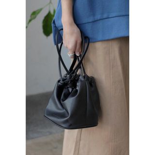 ルームサンマルロクコンテンポラリー(room306 CONTEMPORARY)の Leather Drawstring Bag(ショルダーバッグ)