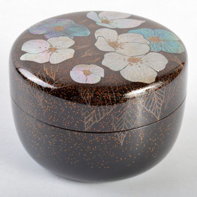 茶道具 日本工芸会 小野偕子作 割貝蒔絵平棗 「初夏」 共箱 D R4719