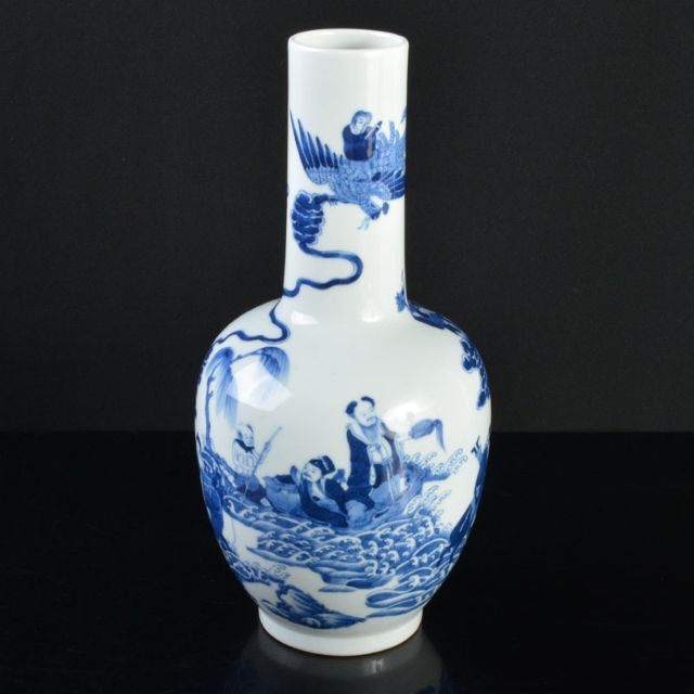 中国 大清乾隆年製 青花 人物文 長頸瓶 M R4724B 中国 大清乾隆年製 青花 人物文 長頸瓶 M R4724B