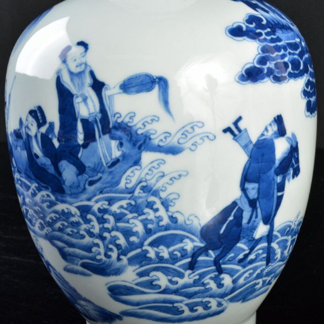 中国 大清乾隆年製 青花 人物文 長頸瓶 M R4724B 中国 大清乾隆年製 青花 人物文 長頸瓶 M R4724B