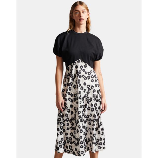 大人気☆ ❤️ ☆【人気作】Ted Baker 黒白花柄 ロングワンピース