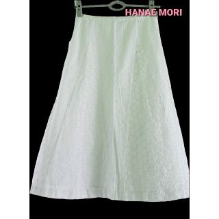 ハナエモリ(HANAE MORI)の大変美品　保管シワ　HANAE MORI  まっ白い総レース生地スカート(ひざ丈スカート)