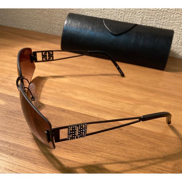 ジバンシー サングラス ブラック | gellonautos.cl