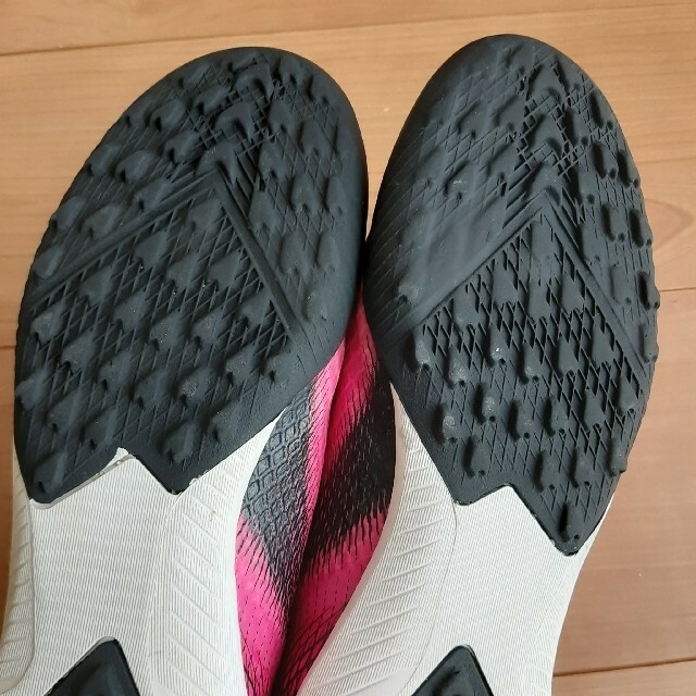 adidas(アディダス)のアディダス　トレシュ　23cm スポーツ/アウトドアのサッカー/フットサル(シューズ)の商品写真