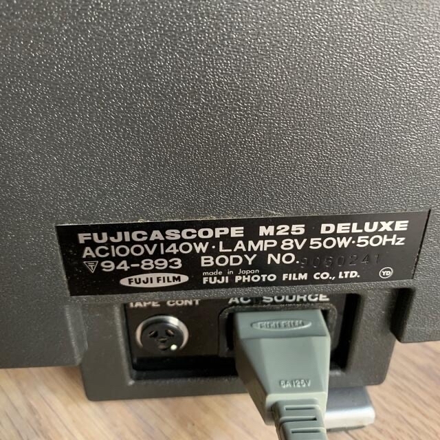 昭和レトロな約50年前の8ミリ映写機 FUJICASCOPE M25】 昭和レトロな約50年前の8ミリ映写機 FUJICASCOPE M25】