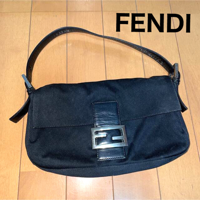 FENDI フェンディ マンマバケット ショルダーバッグ 訳あり オシャレ